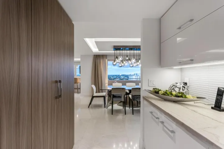 mls_BUTLERS_PANTRY_TO_DINING_STRAIGHT_EB