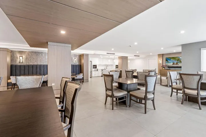 mls_COMMUNITY_DINING_DT