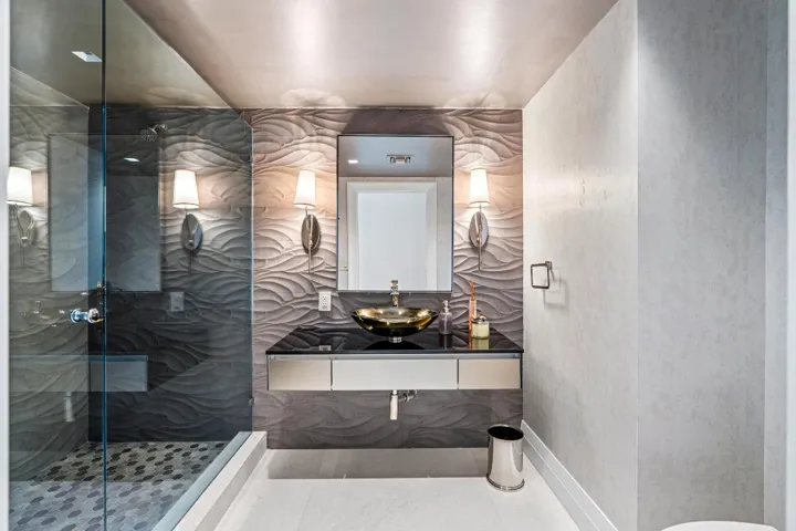 mls_BATHROOM_2_DT