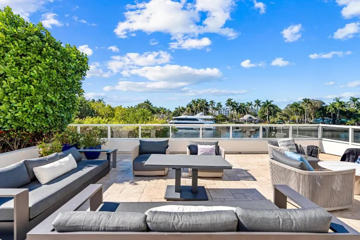 mls_ROOF_LOUNGE_DT