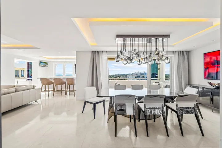 mls_DINING_STRAIGHT_TO_VIEW_DT