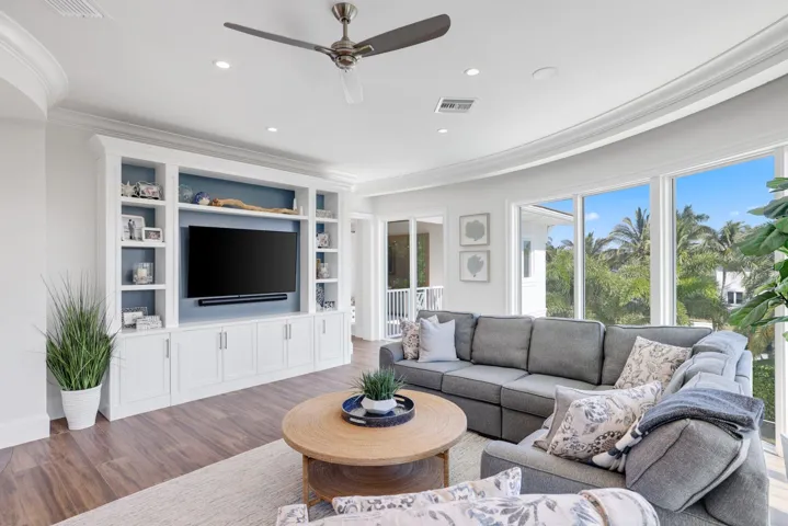 3700 Northeast 24th Ave - 54.jpg-SMALL