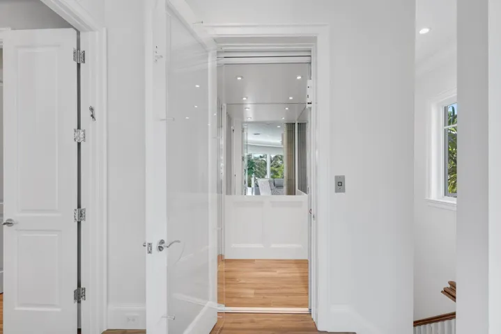 3700 Northeast 24th Ave - 51.jpg-SMALL