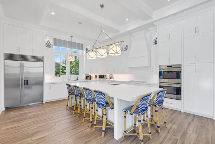 3700 Northeast 24th Ave - 21.jpg-SMALL