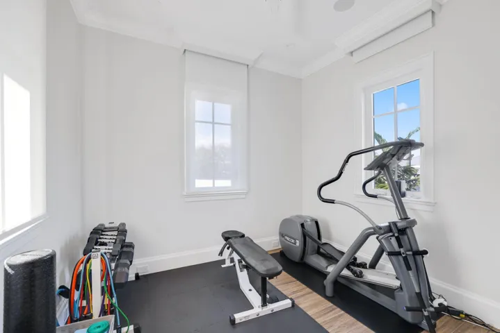 3700 Northeast 24th Ave - 83.jpg-SMALL