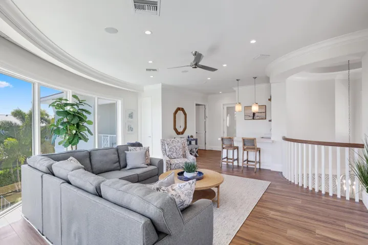 3700 Northeast 24th Ave - 56.jpg-SMALL