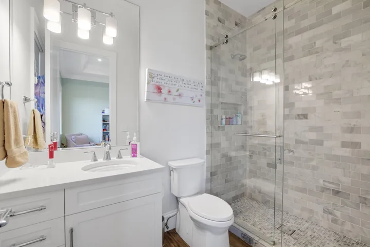 3700 Northeast 24th Ave - 67.jpg-SMALL