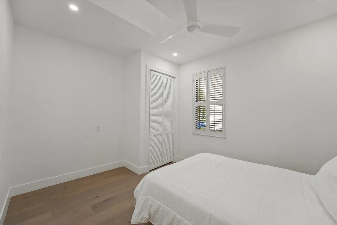 Bedroom V