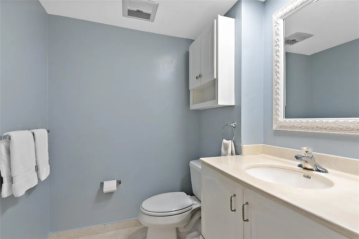 Powder room