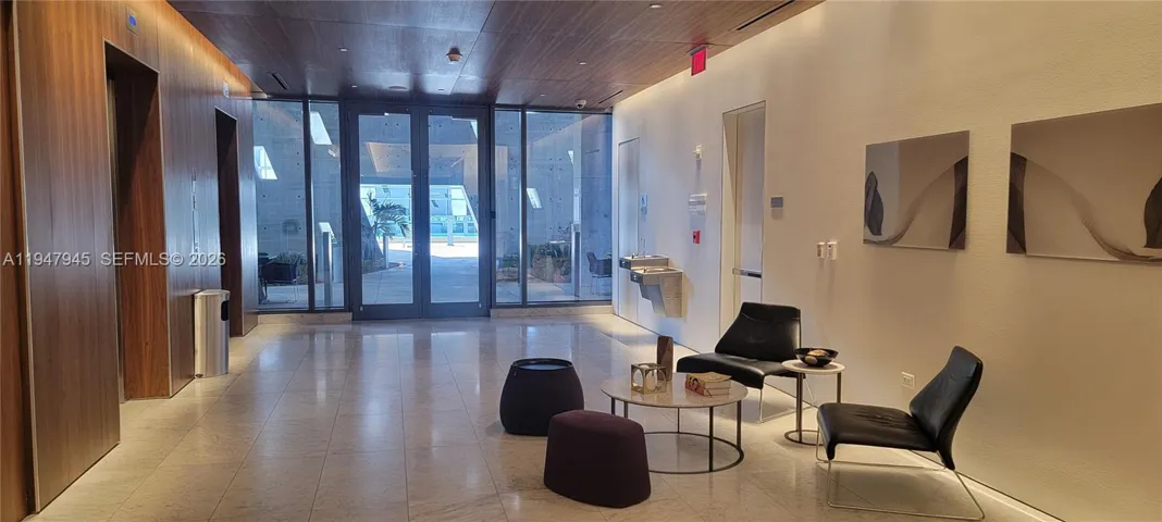 Lobby 6th floor