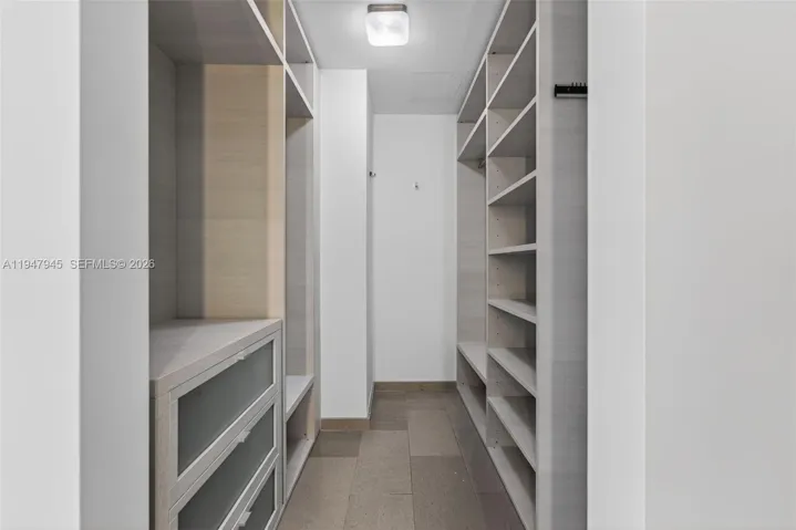 Walk in closet