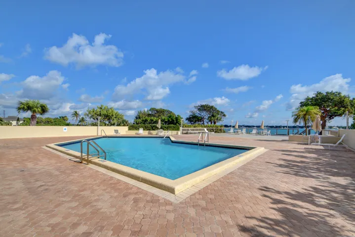 Heated Saltwater Pool
