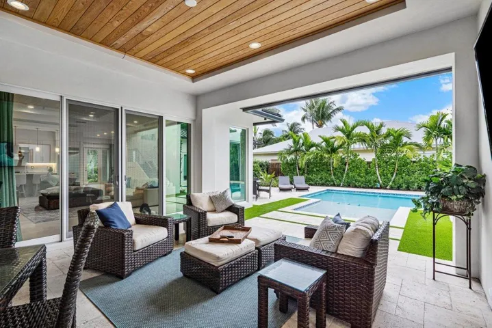 Outdoor living room