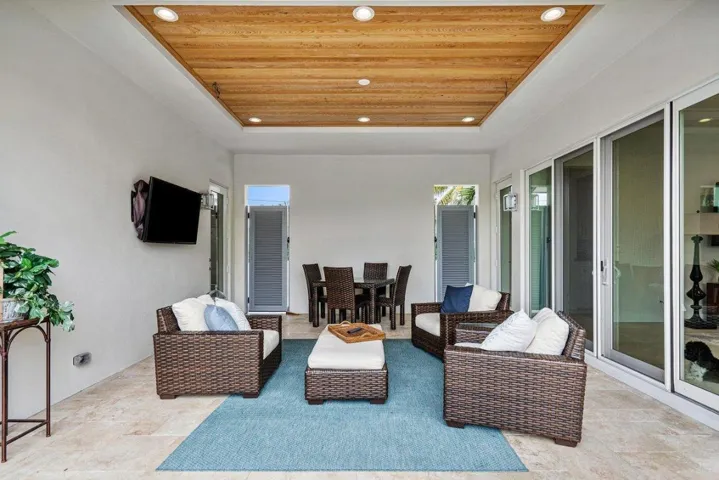 Outdoor living room