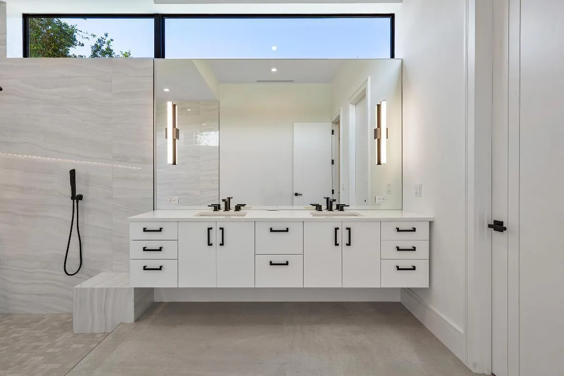 Primary bath