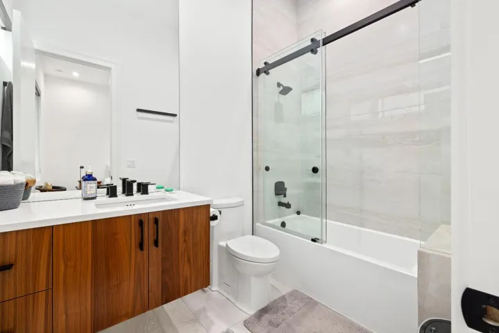 Ensuite bath