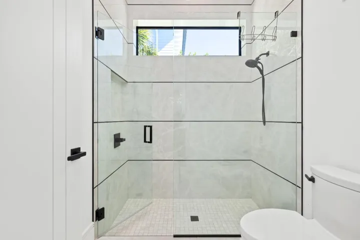 Jack and Jill bath