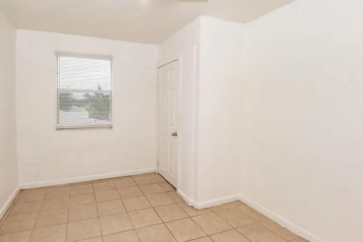  Clark-1104 22nd Street C-014