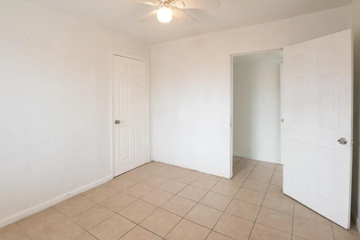  Clark-1104 22nd Street C-010