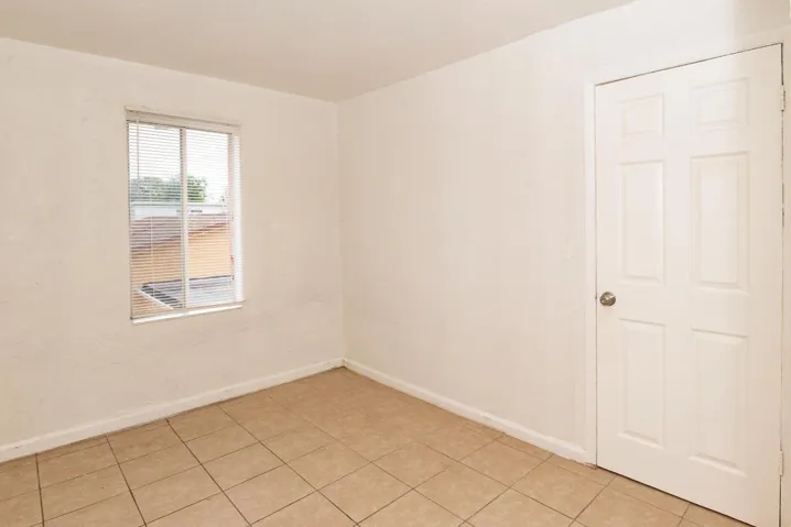  Clark-1104 22nd Street C-009