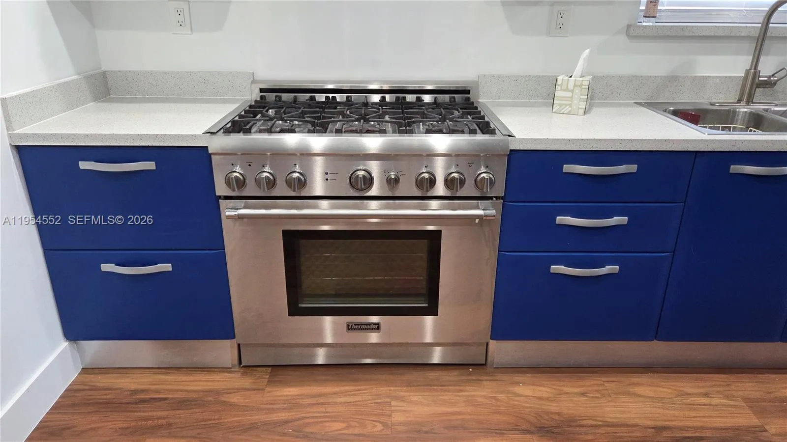 36" Thermador Pro Harmony Gas Range.