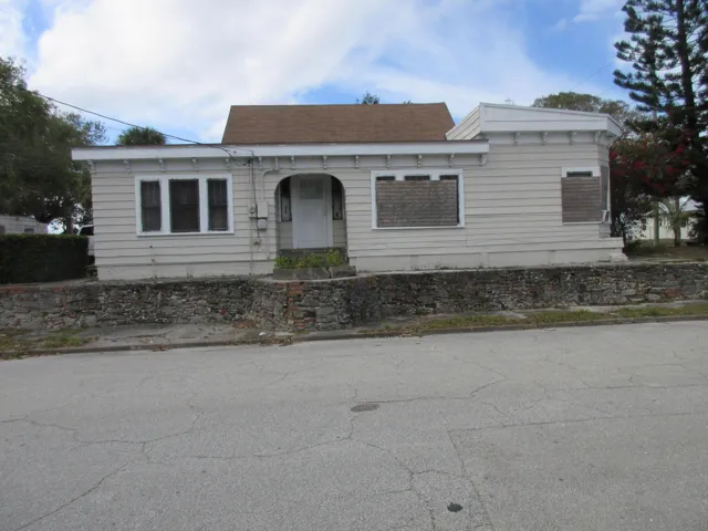 East Side - N. 6th St