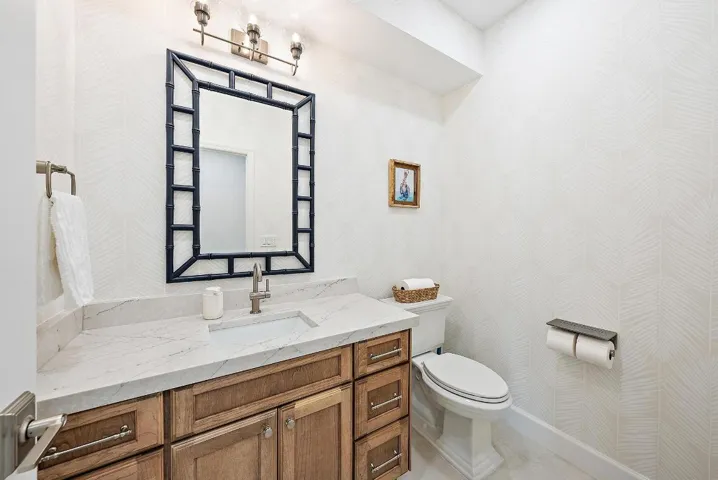 1/2 Bath