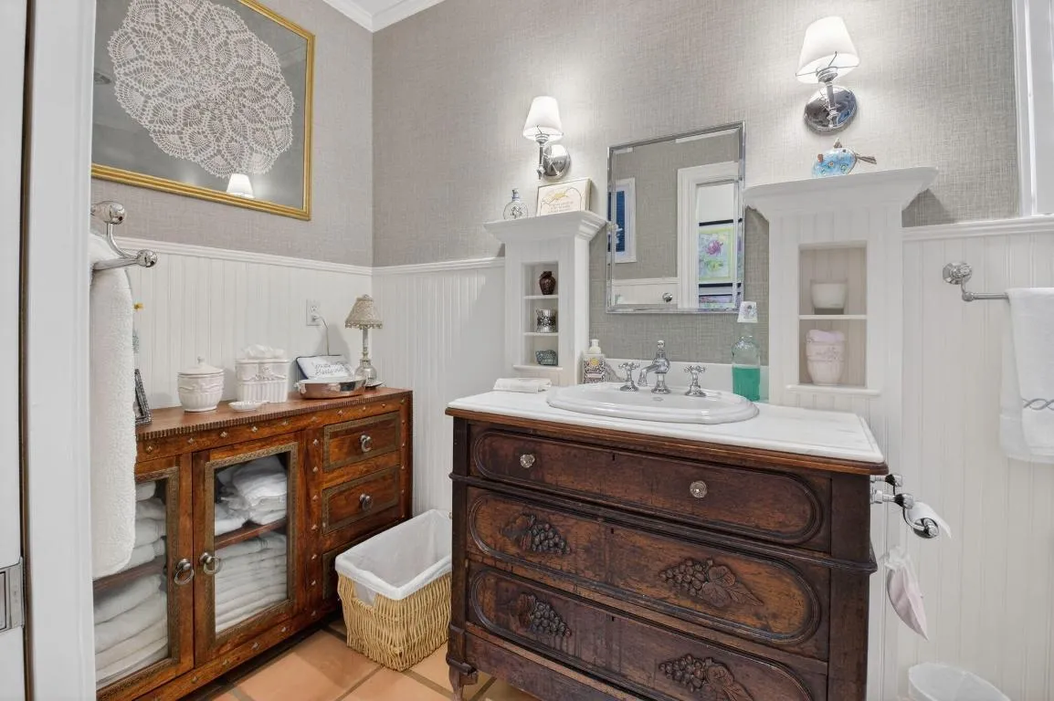 Guest bath