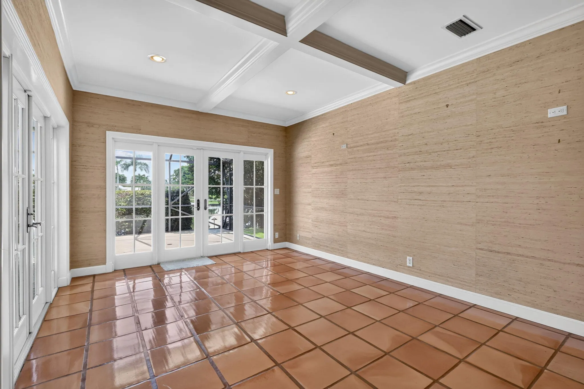 family room unfurnished