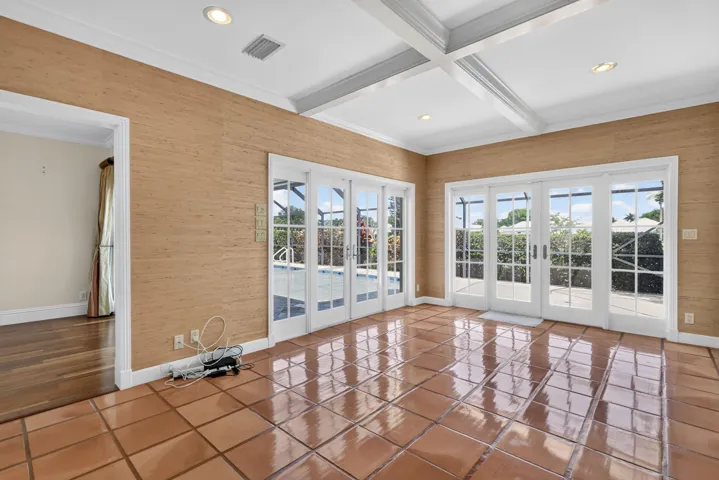 Family room unfurnished