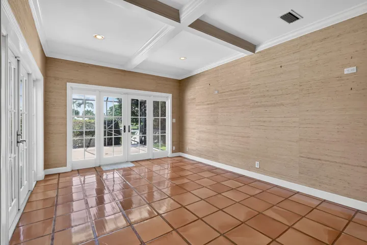 family room unfurnished