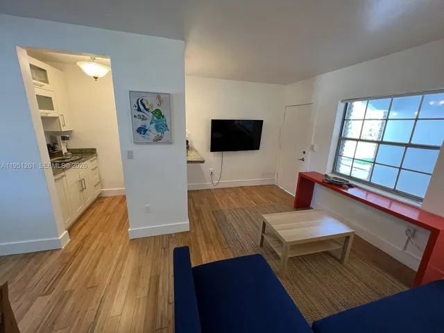 Photo 6