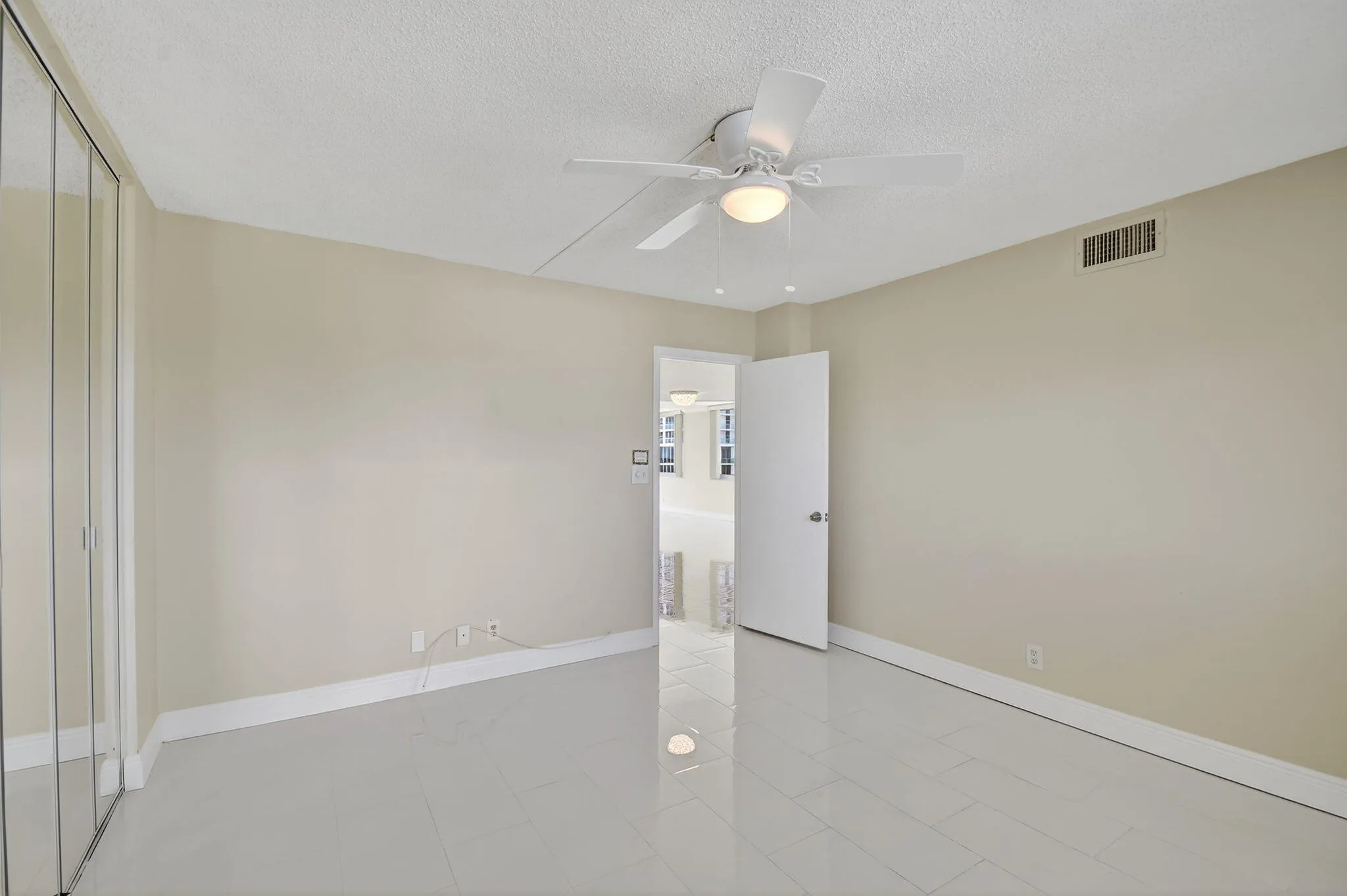 Reverse view of second bedroom entrance