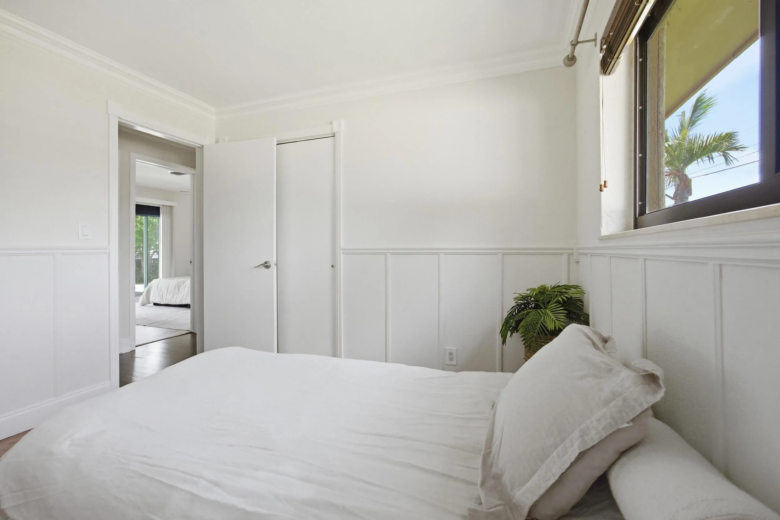 22_spare-bedroom-2 (2)
