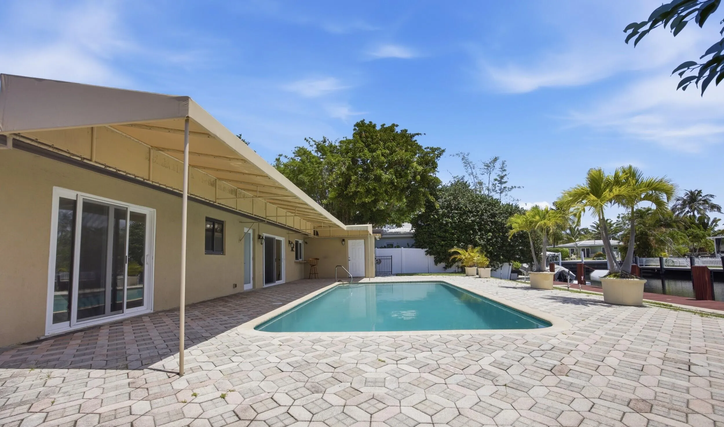 14_back-pool (3)