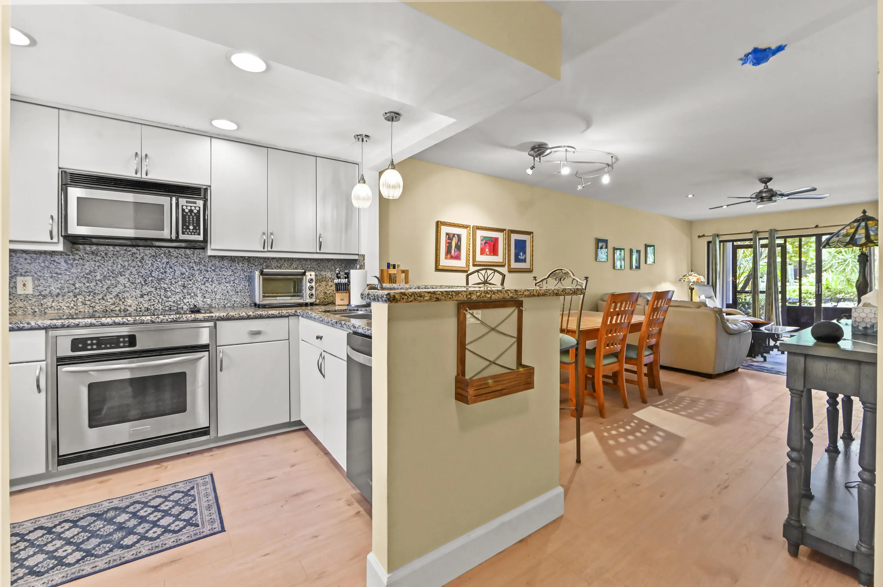 03 Kitchen 02