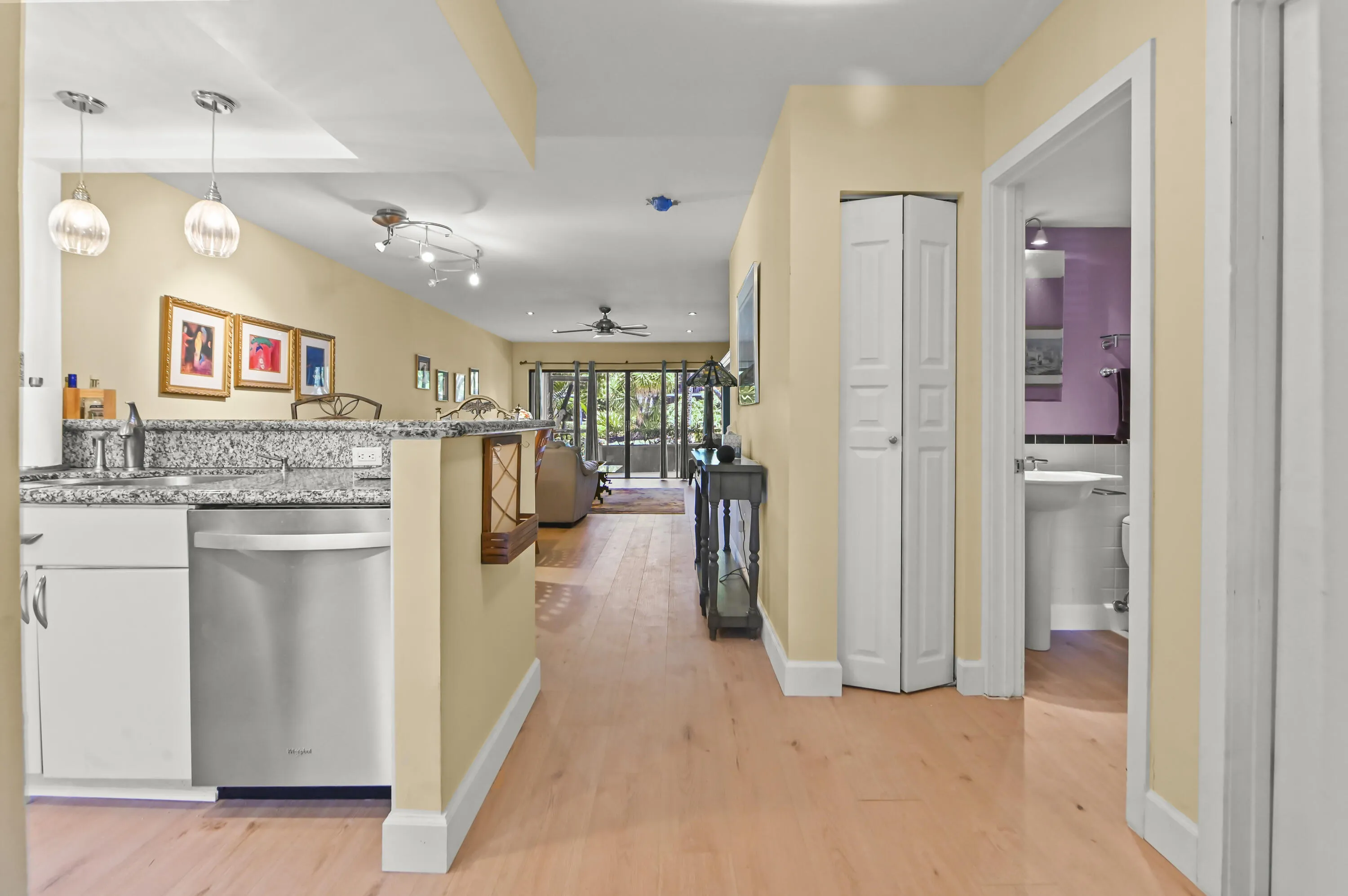 02 Kitchen 01