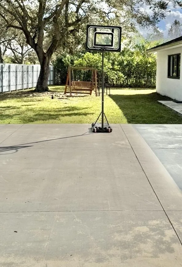 Plenty of space to play outdoor sports.