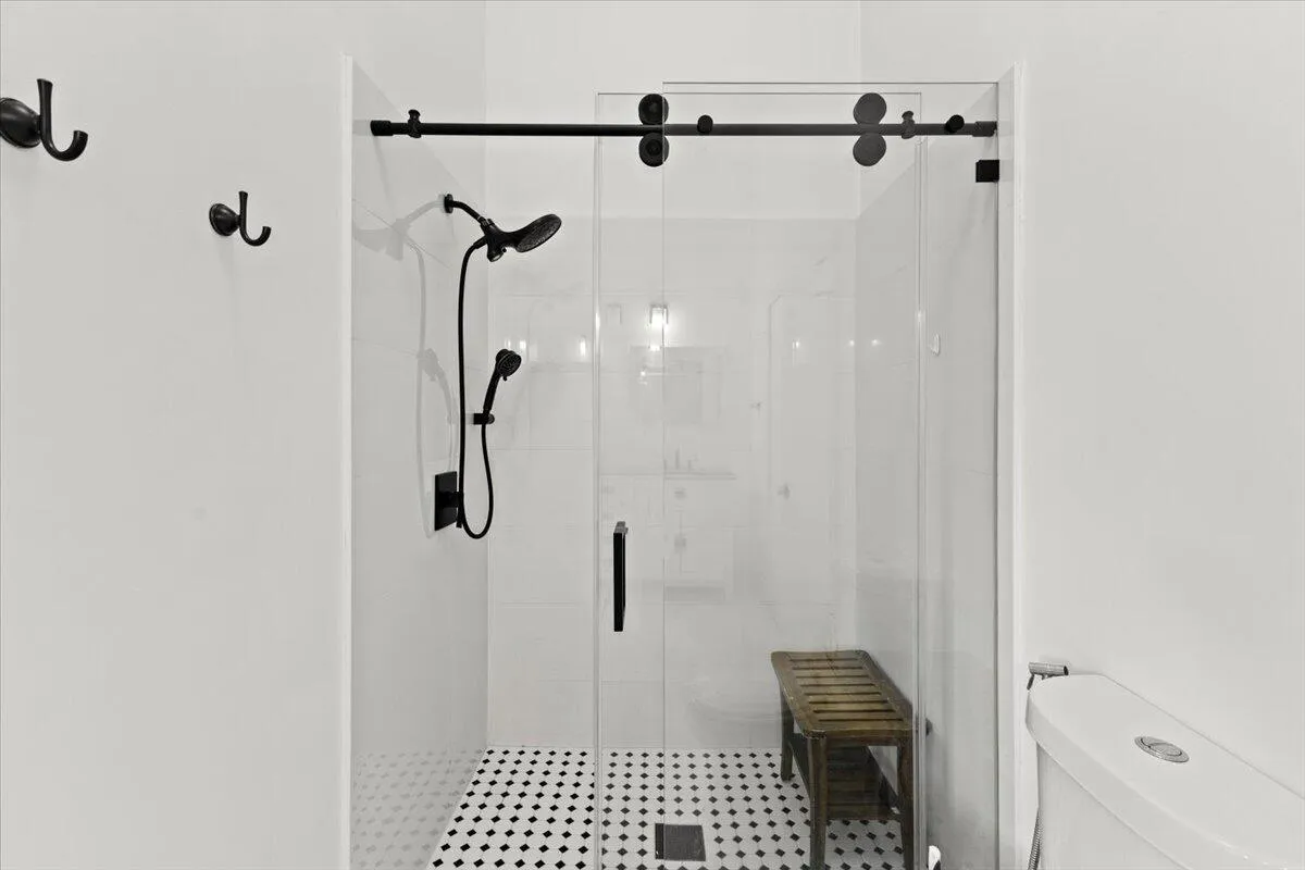 Also a shower in Masters' bathroom