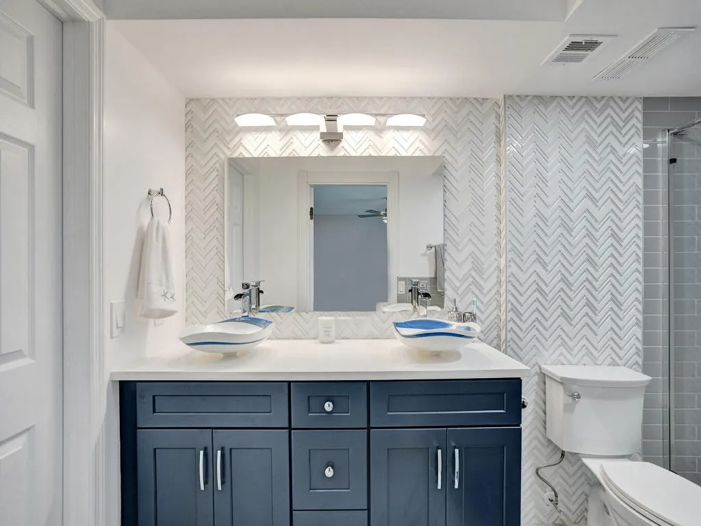 Primary Bathroonm