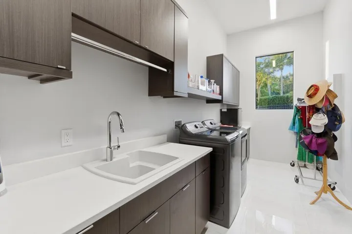 1271 NE Langford Ln-006.jpg-SMALL
