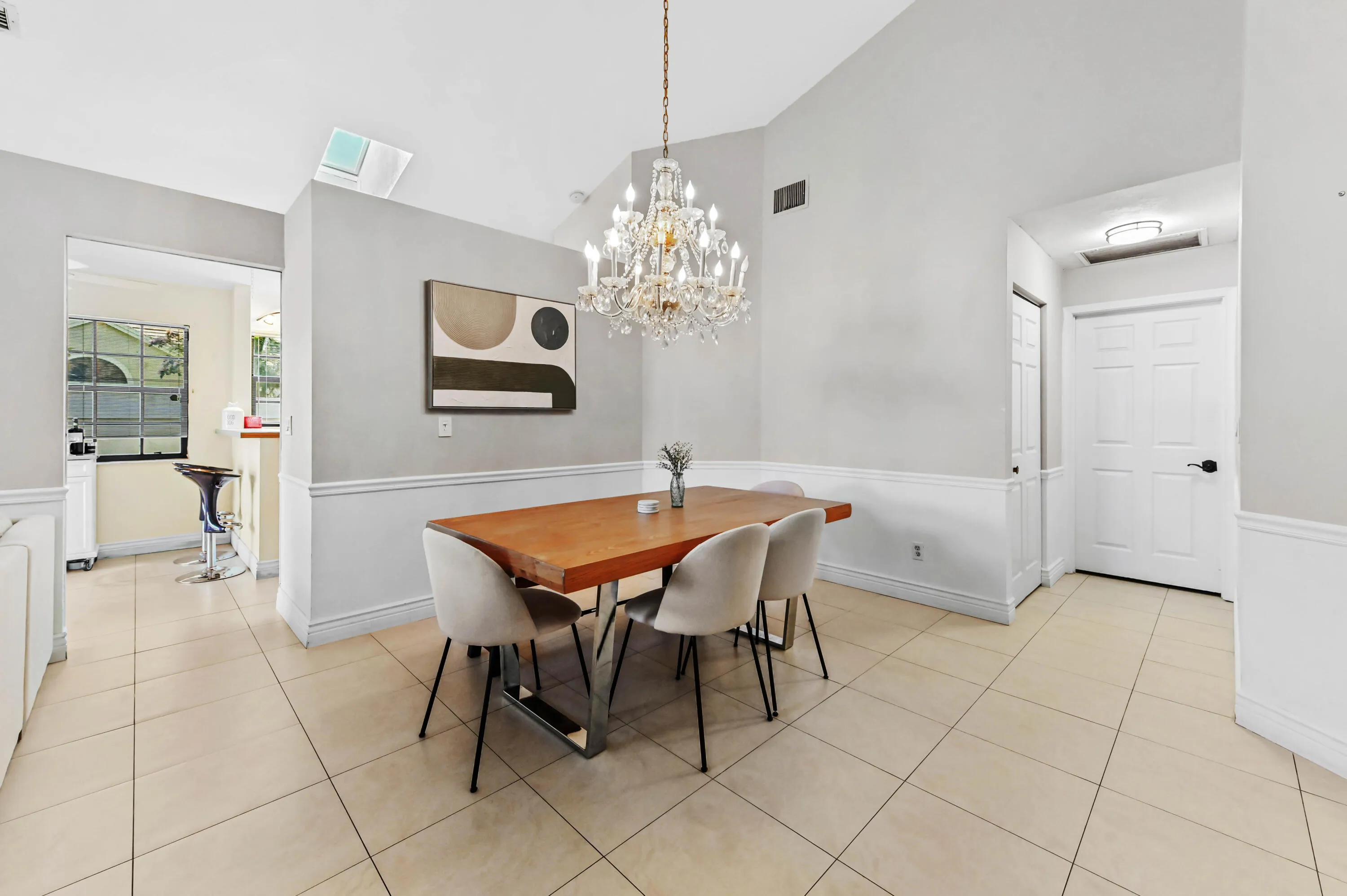 11 Dining Room 03