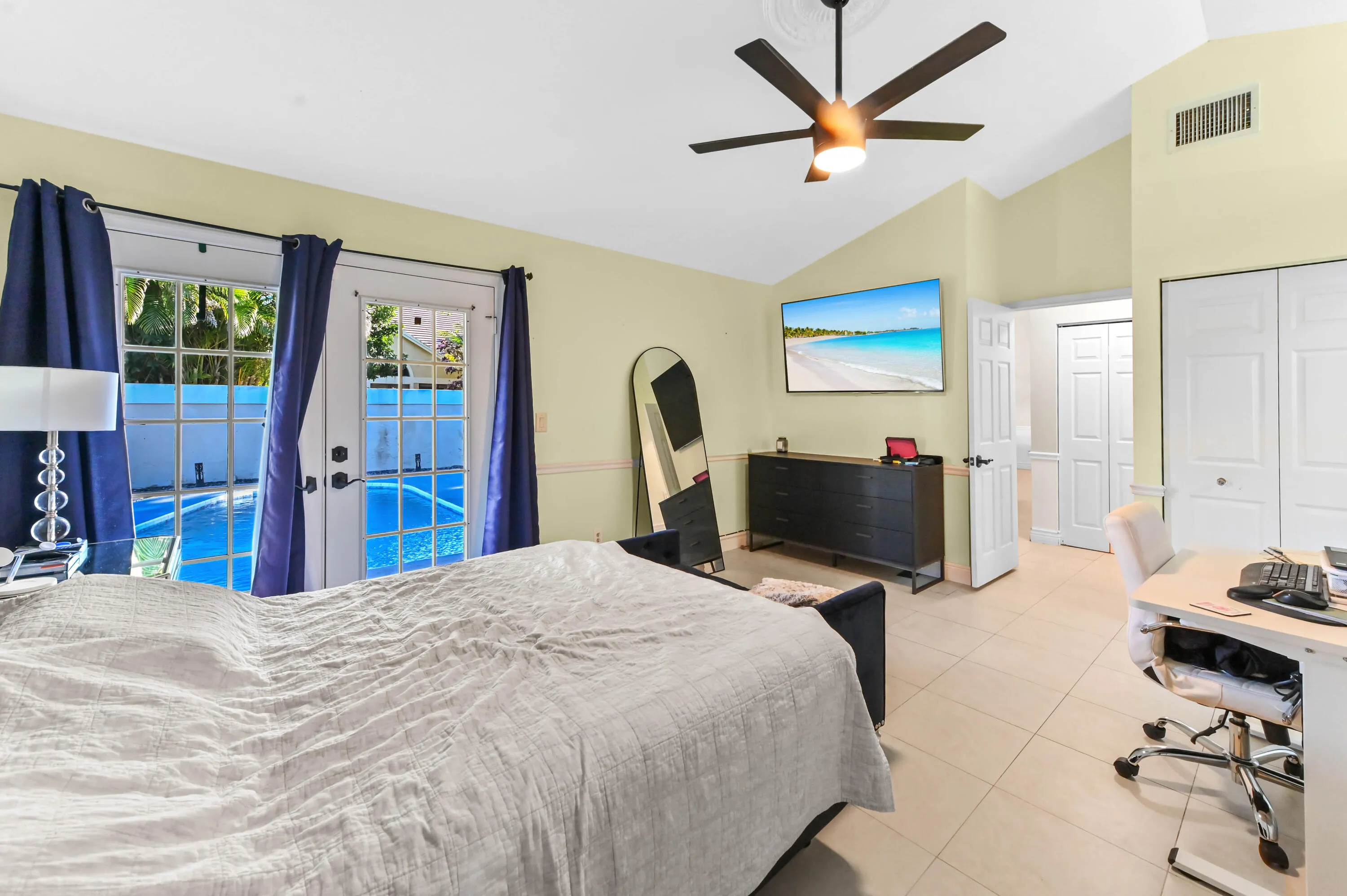 29 bedroom 03