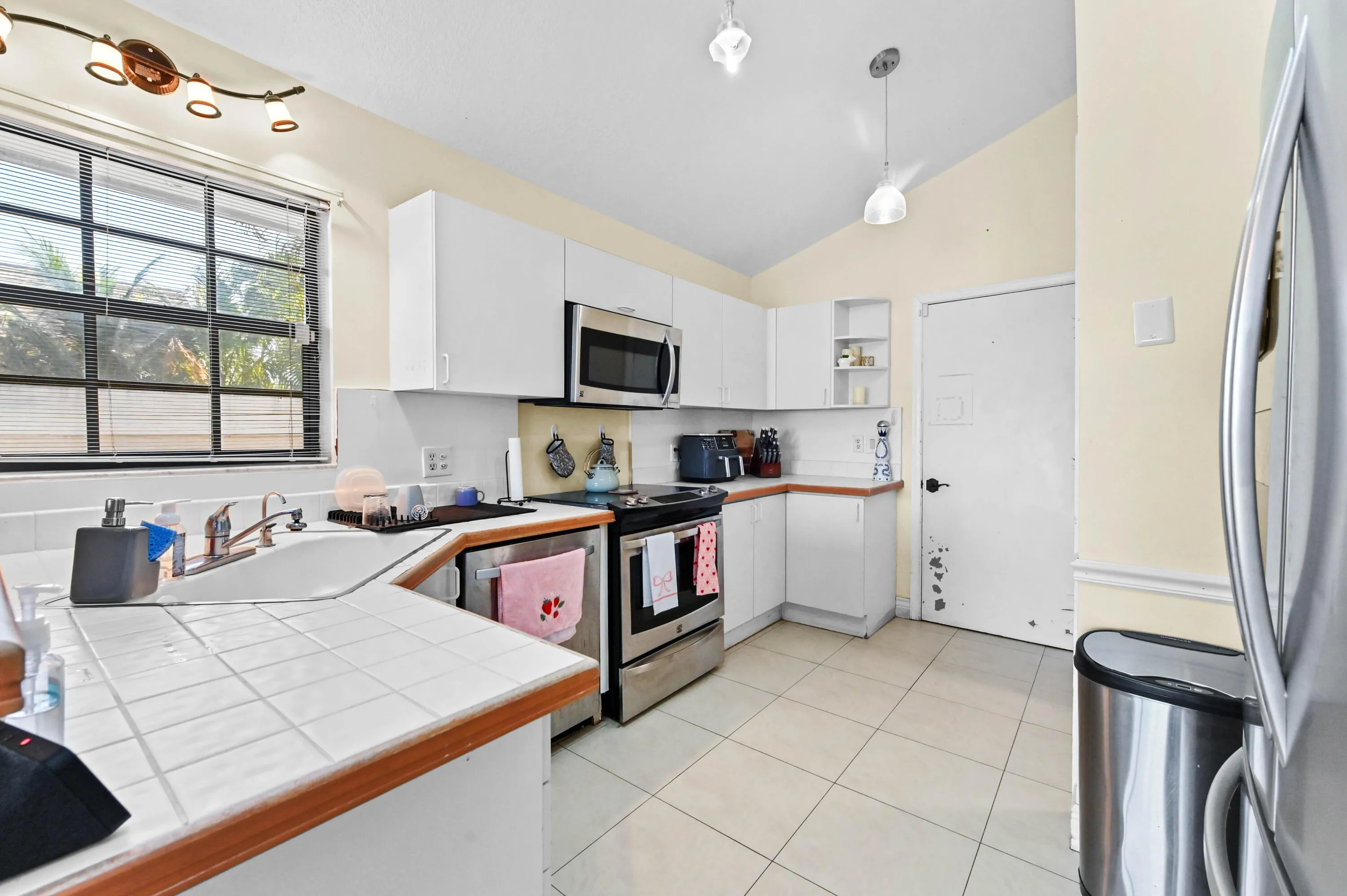 21 kitchen 02