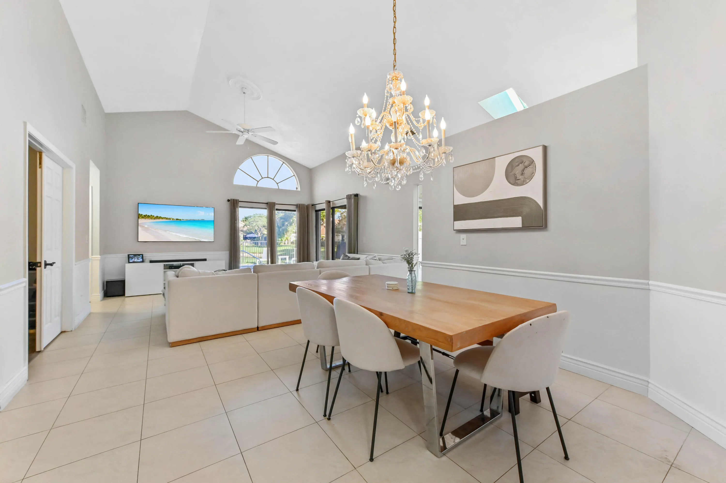 10 Dining Room 02