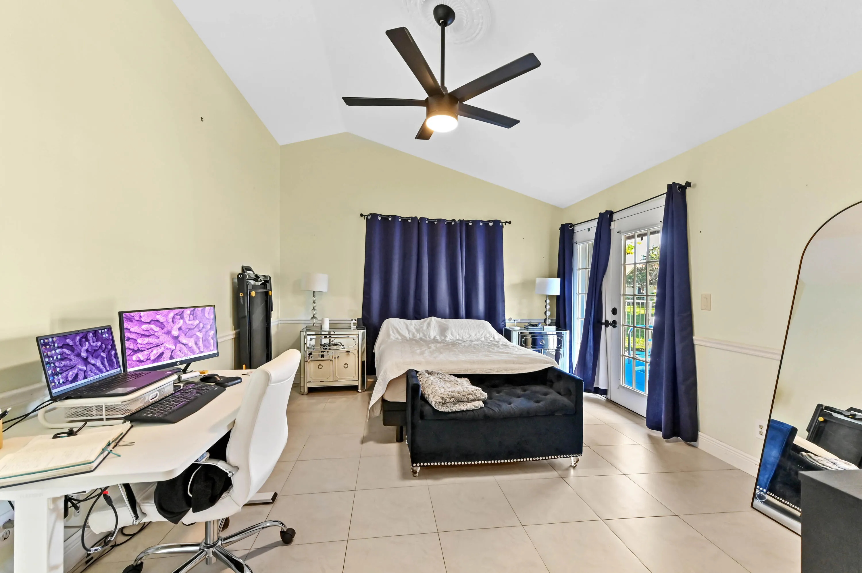 27 bedroom 01