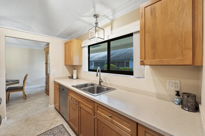 Stainless steel appliances included