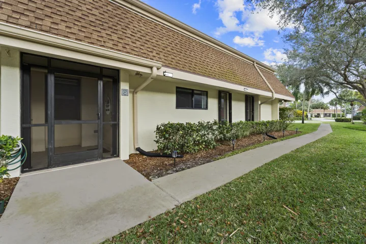 Easy living with yard maintenance included in hoa.