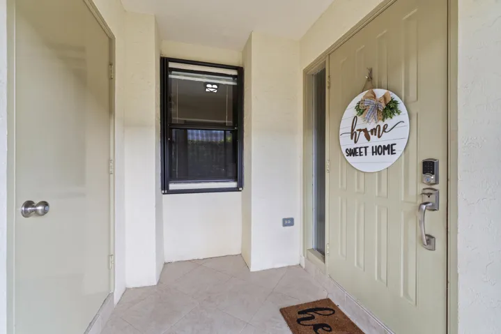 Covered entry way