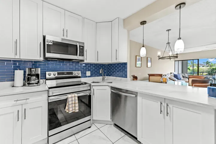 06 Kitchen 02